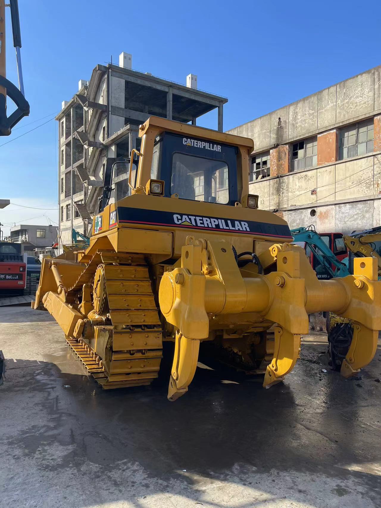 CAT D8R