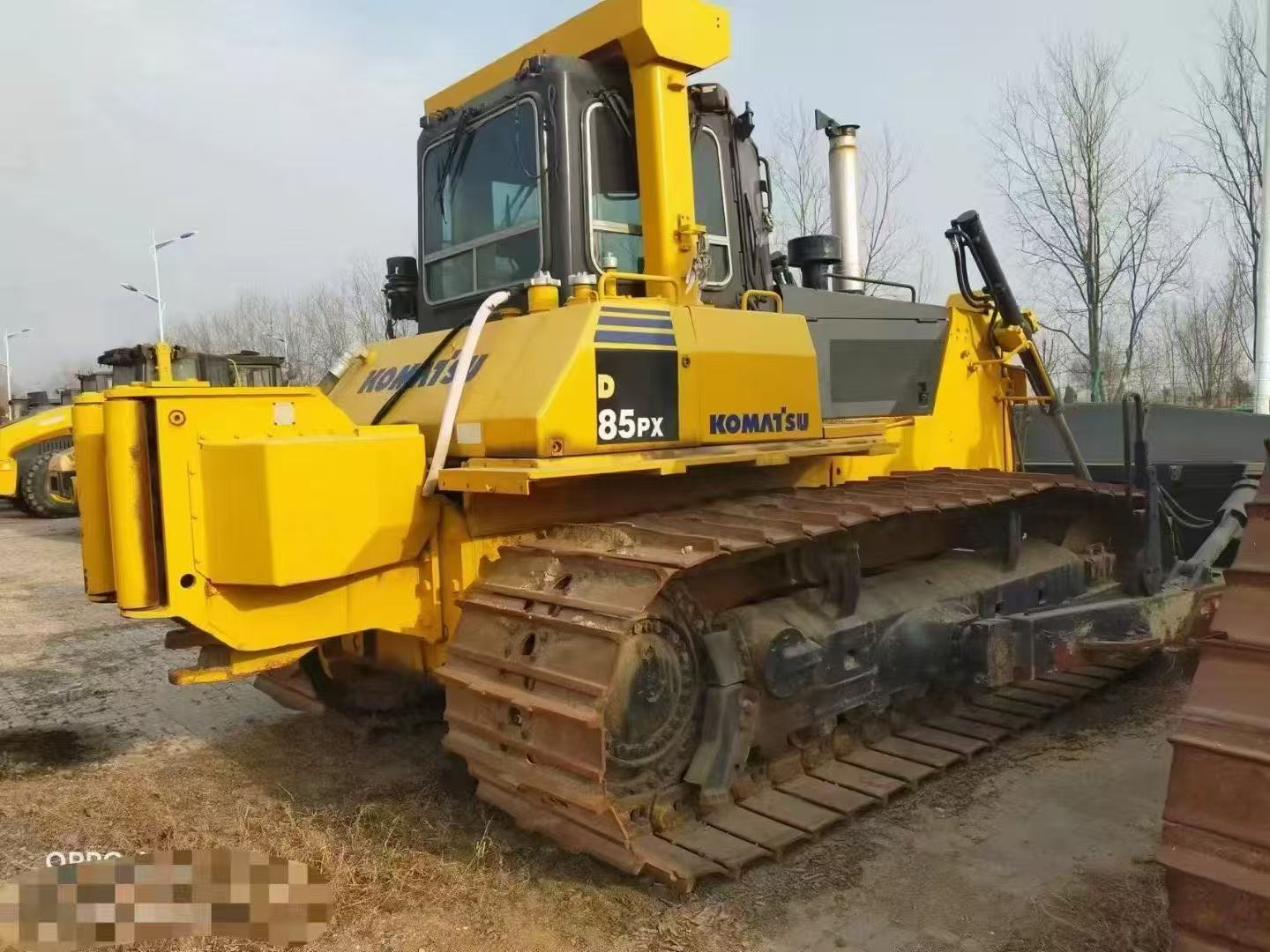KOMATSU D85PX-15E0