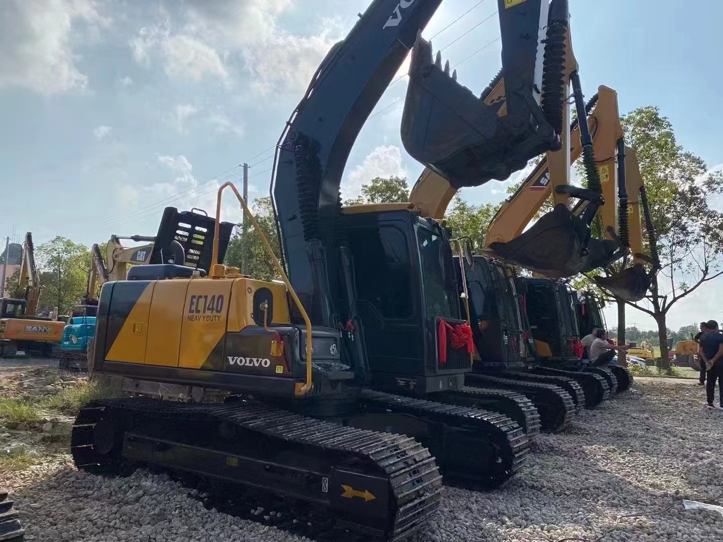 VOLVO EC140